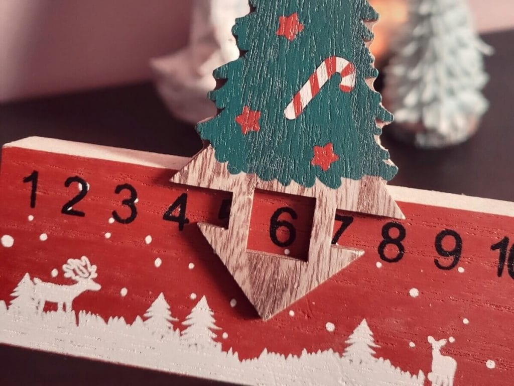 Christmas Countdown Calendar hands on christmas decor ideas for kids