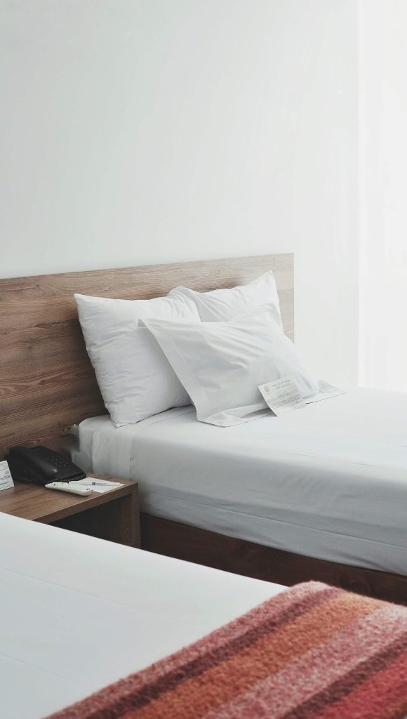 Fulll vs Twin XL bed in narrow small bedroom