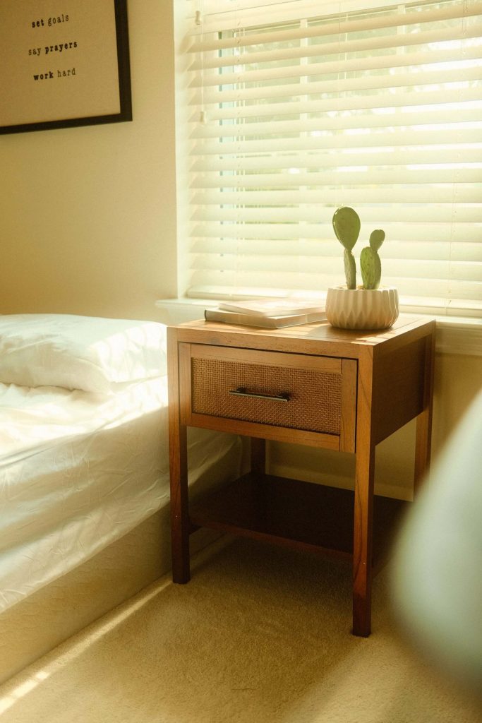 best nightstand alternatives for small bedroom